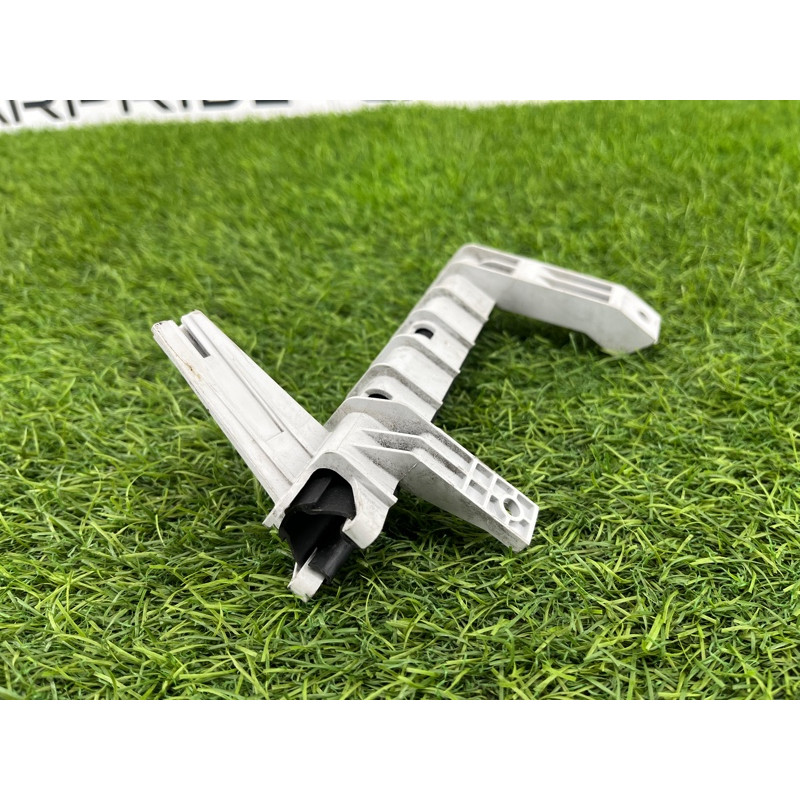 Направляющая стекла двери (кузов и элементы) Dodge Durango WD 2015 5.7 HEMi 58915828155