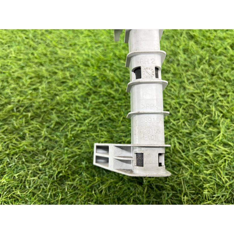 Направляющая стекла двери (кузов и элементы) Dodge Durango WD 2015 5.7 HEMi 58915828155