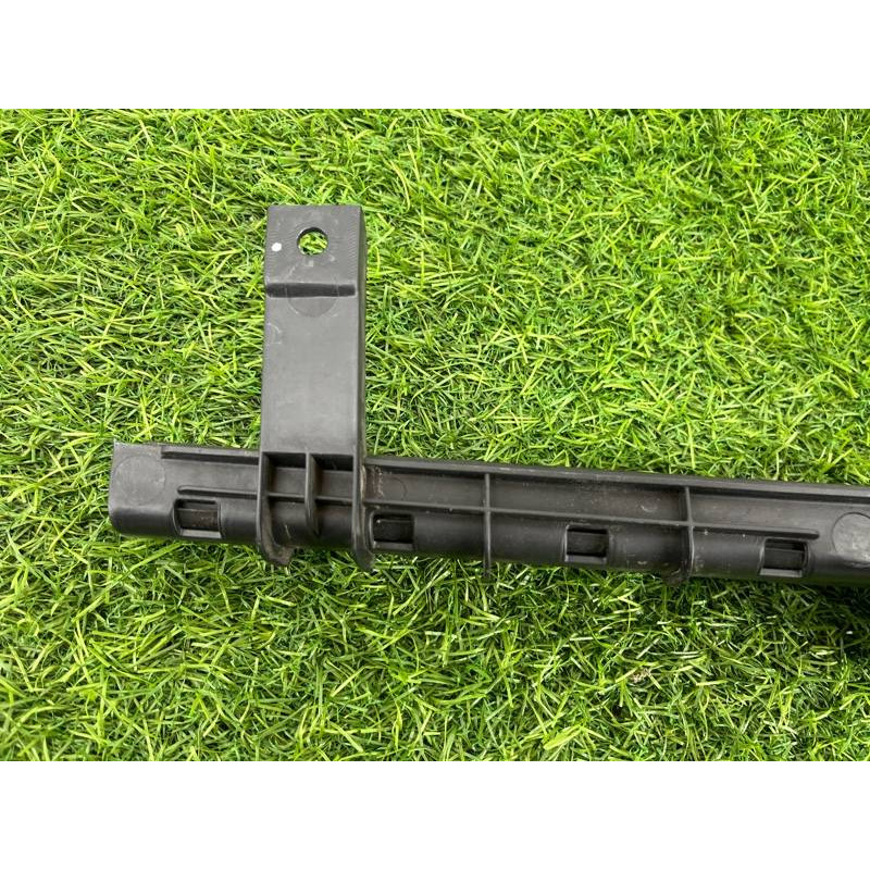 Направляющая стекла двери (кузов и элементы) Jeep Cherokee Trailhawk 2014 2.4 68227288AA