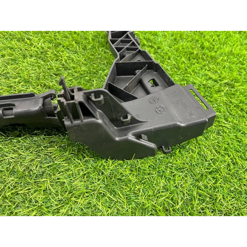 Направляющая стекла двери (кузов и элементы) Jeep Cherokee Trailhawk 2014 2.4 68227288AA