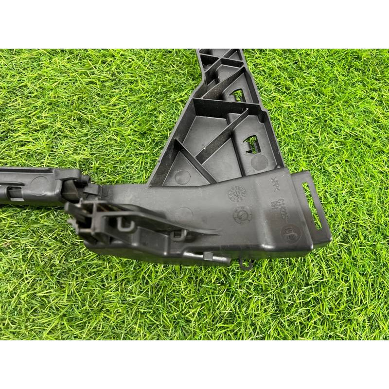 Направляющая стекла двери (кузов и элементы) Jeep Cherokee Trailhawk 2014 2.4 68227288AA