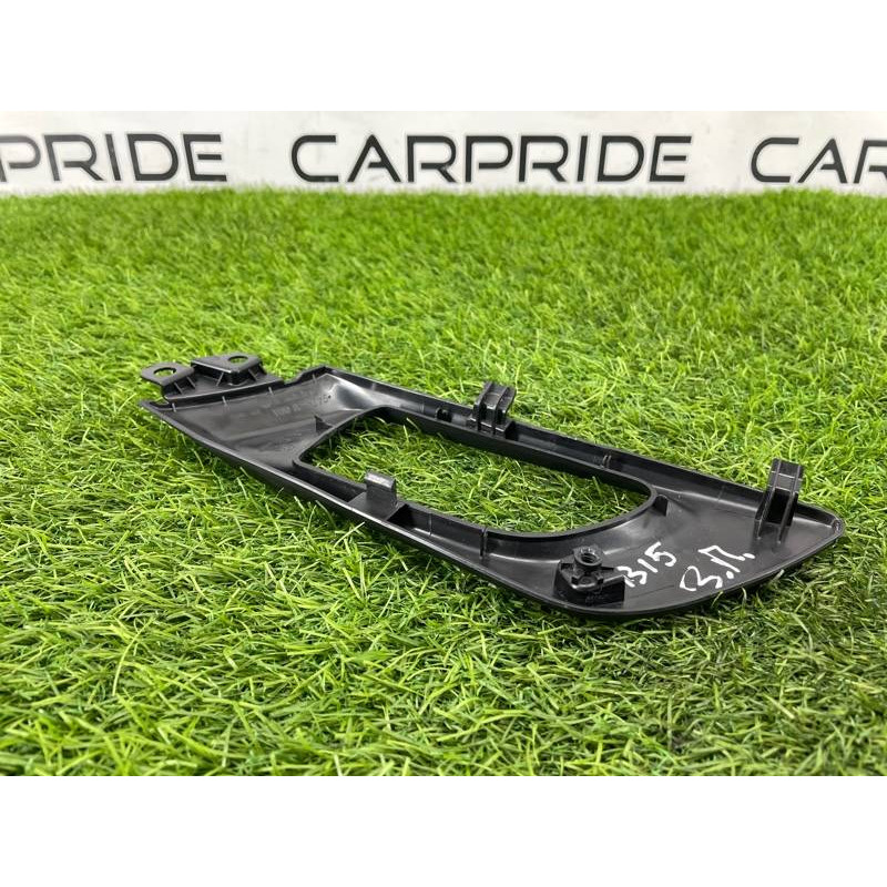 Накладка ручки внутренней (салон) Subaru OUTBACK B15 94246AL00A