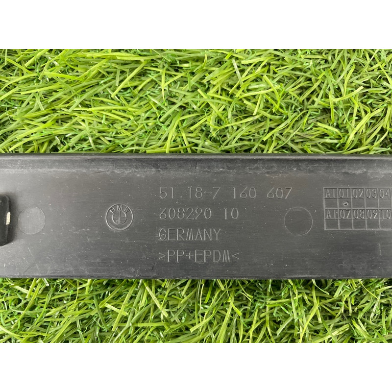 Площадка номерного знака (кузов и элементы) BMW 3-series E93 2010 3.0 N52 51187160607