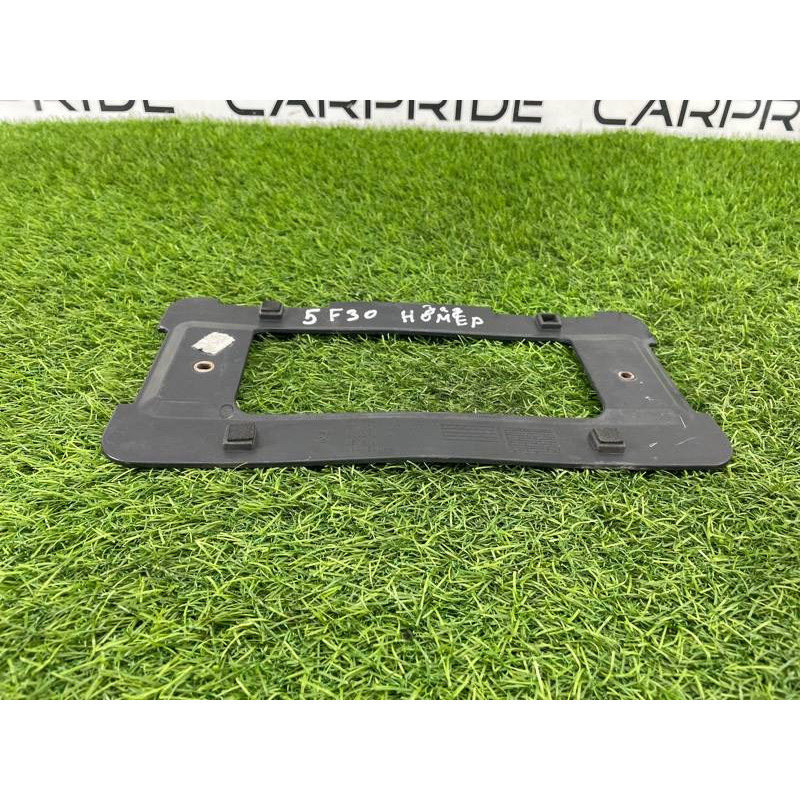 Площадка номерного знака (кузов и элементы) BMW 3-series F30 2014 N20B20 51187160607