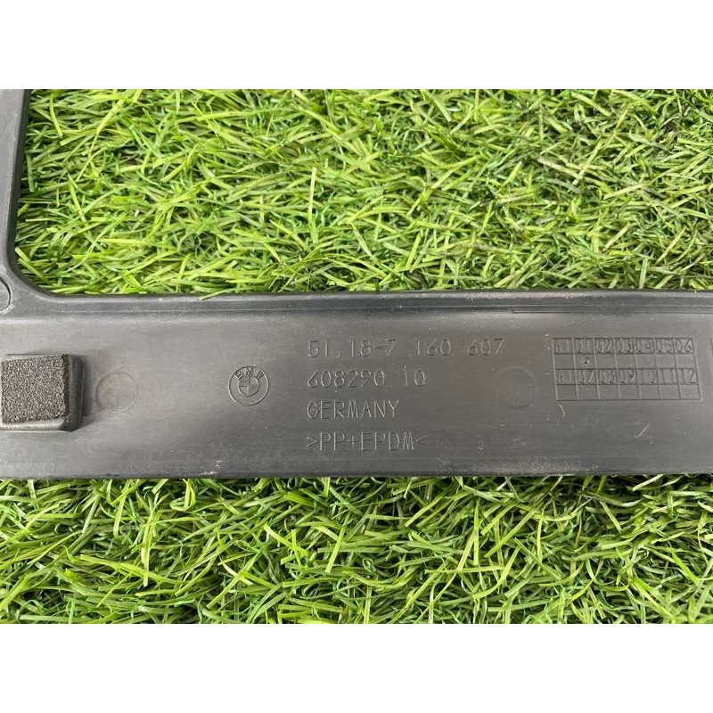 Площадка номерного знака (кузов и элементы) BMW 3-series F30 2014 N20B20 51187160607