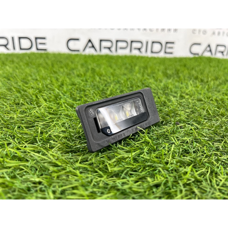 Плафон подсветки номера (оптика) Volkswagen Passat B7 2014 1.8 3AF943021A