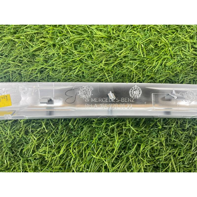 Декоративная накладка карты двери (салон) Mercedes-Benz GL X164 2012 4.6 A16472006227H85