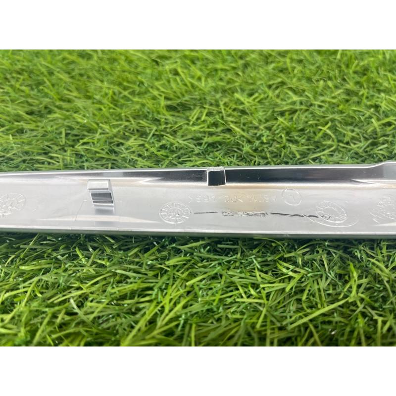 Декоративная накладка карты двери (салон) Mercedes-Benz GL X164 2012 4.6 A16472006227H85