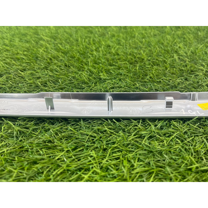 Декоративная накладка карты двери (салон) Mercedes-Benz GL X164 2012 4.6 A16472006227H85