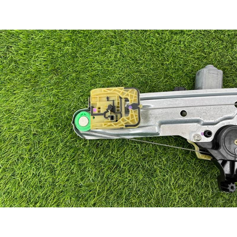 Механизм стеклоподъемника с мотором (кузов и элементы) FORD Focus MK3 2015 2.0 CM5Z5827000A
