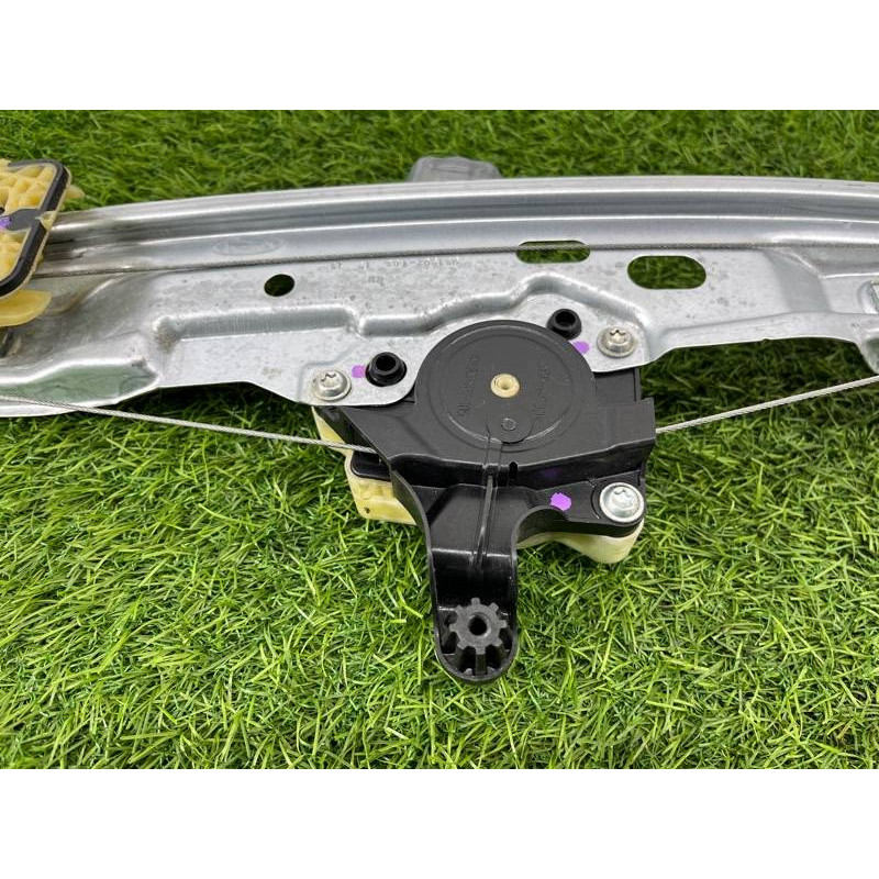 Механизм стеклоподъемника с мотором (кузов и элементы) FORD Focus MK3 2015 2.0 CM5Z5827000A