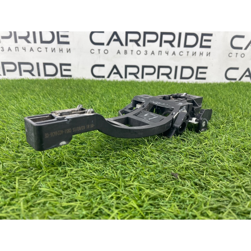 Кронштейн ручки двери (кузов и элементы) FORD Focus MK3 2015 2.0 CM5Z5826684F