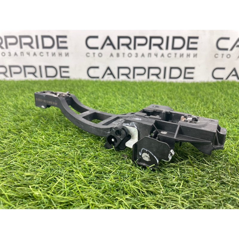 Кронштейн ручки двери (кузов и элементы) FORD Focus MK3 2015 2.0 CM5Z5826684F