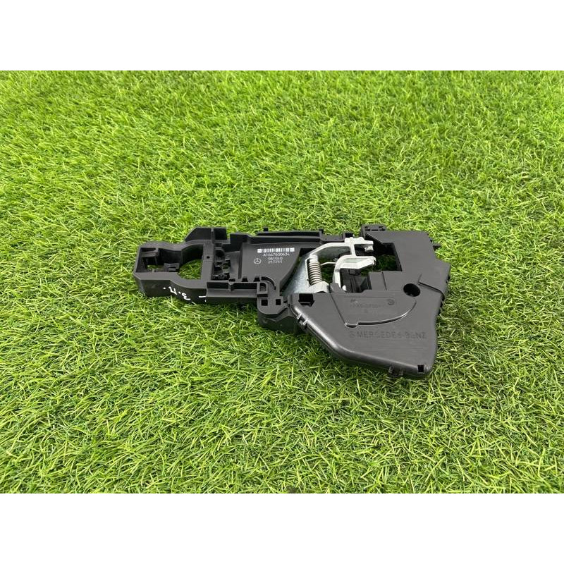 Кронштейн ручки двери (кузов и элементы) Mercedes-Benz GL X164 2012 4.6 a1647600634