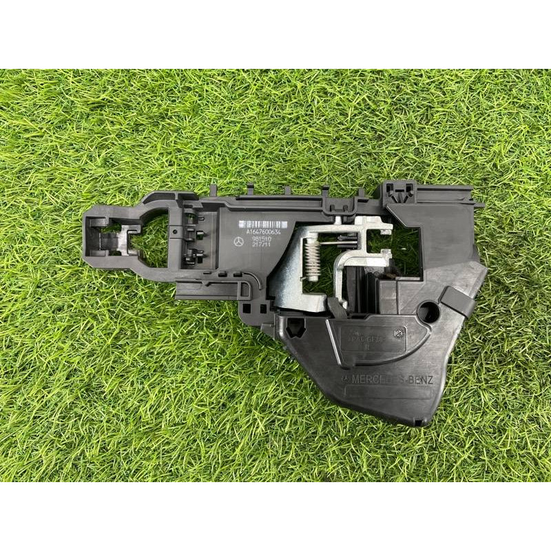Кронштейн ручки двери (кузов и элементы) Mercedes-Benz GL X164 2012 4.6 a1647600634
