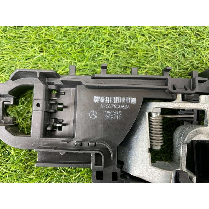 Кронштейн ручки двери (кузов и элементы) Mercedes-Benz GL X164 2012 4.6 a1647600634