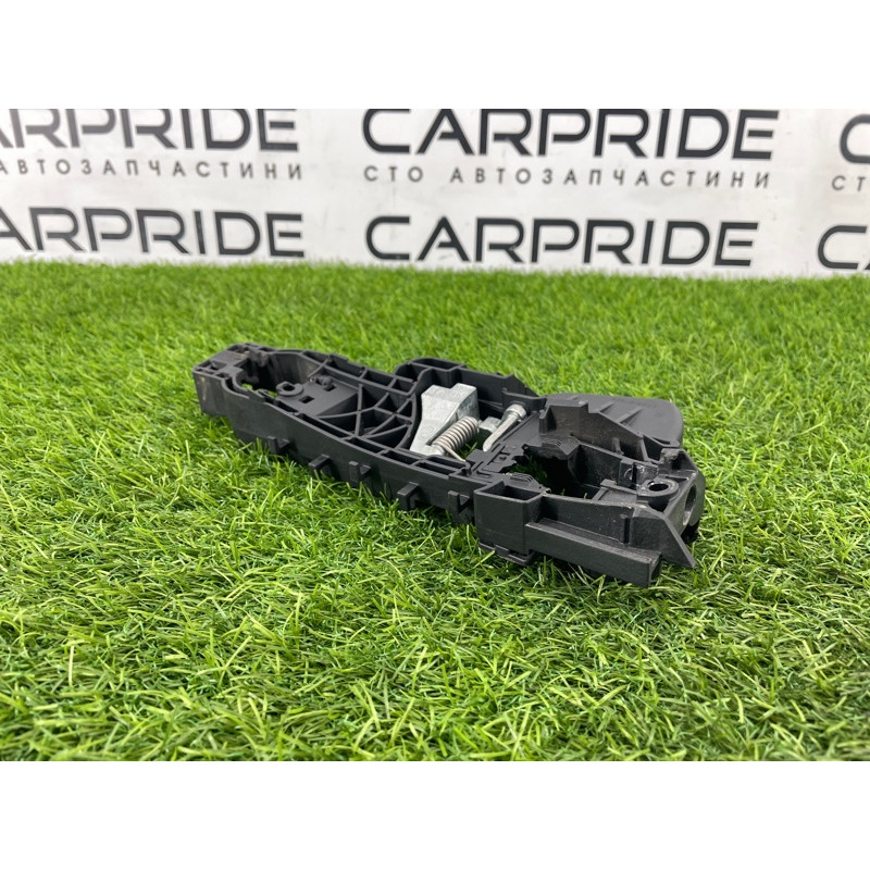 Кронштейн ручки двери (кузов и элементы) Mercedes-Benz GL X164 2012 4.6 a1647600634