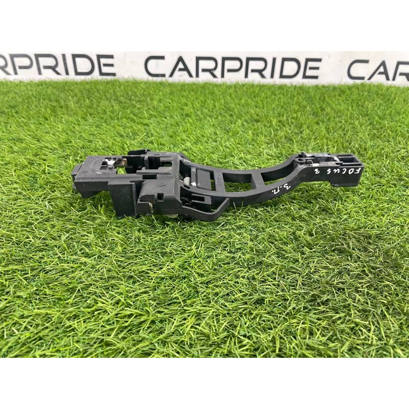 Кронштейн ручки дверей (кузов і елементи) FORD Focus MK3 CM5Z5826684F