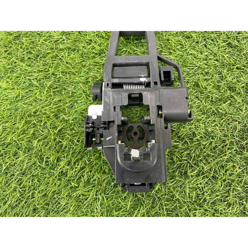 Кронштейн ручки дверей (кузов і елементи) FORD Focus MK3 CM5Z5826684F