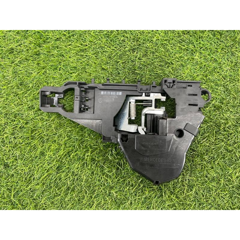 Кронштейн ручки двери (кузов и элементы) Mercedes-Benz GL X164 2012 4.6 A1647601834