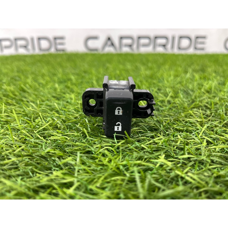 Кнопка блокировки центрального замка (электрика / кнопки) Mitsubishi Outlander GF 2017 2.4 8608A239