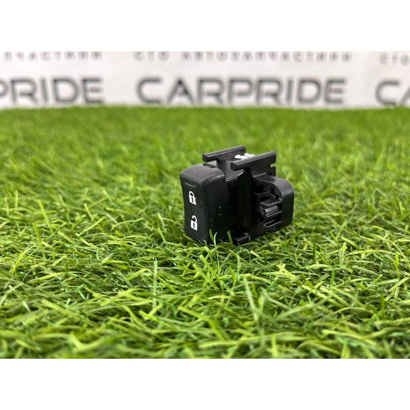 Кнопка блокировки центрального замка (электрика / кнопки) Mitsubishi Outlander GF 2017 2.4 8608A239