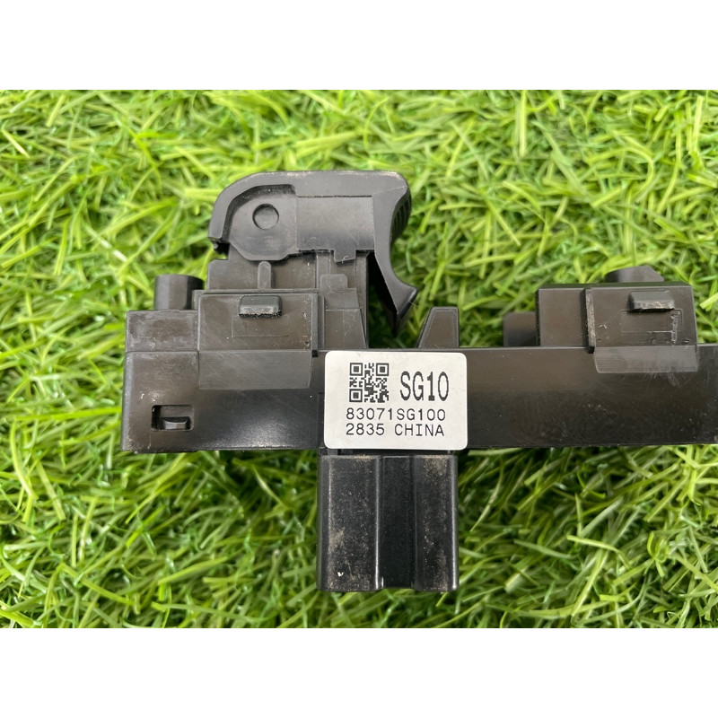 Кнопка стеклоподъемника (электрика / кнопки) Subaru Forester SJ 2016 2.5 83071SG100