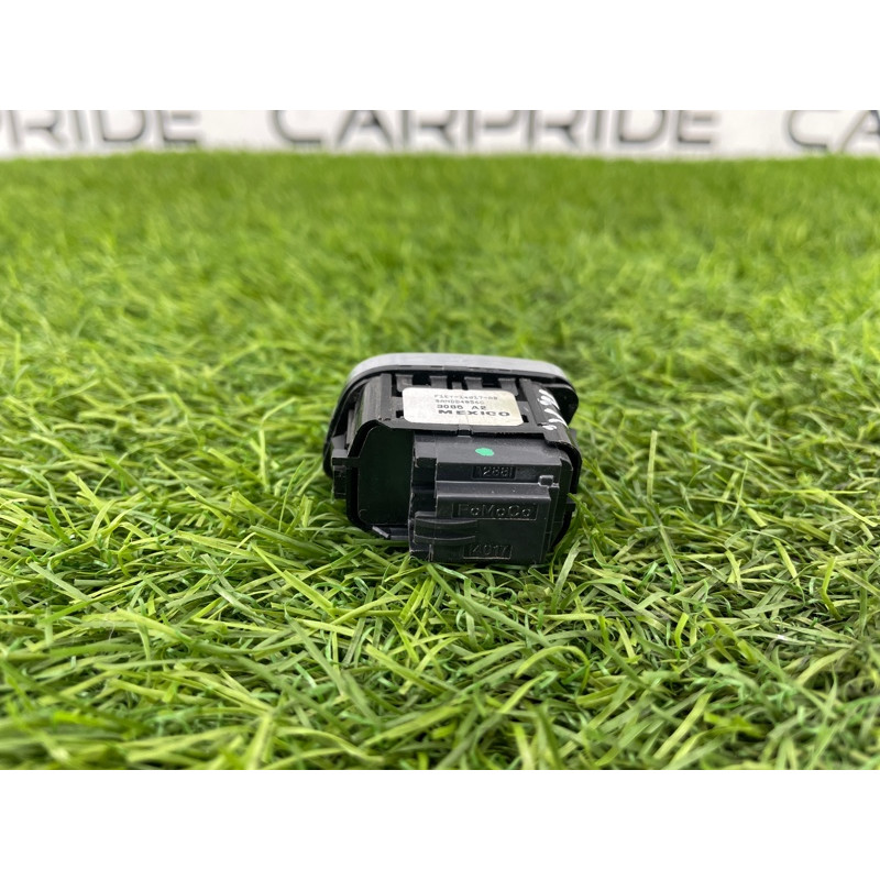 Кнопка блокировки центрального замка (электрика / кнопки) FORD Focus MK3 2016 1.0 F1EZ14028A