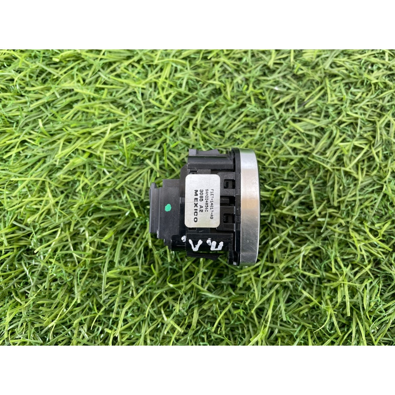 Кнопка блокировки центрального замка (электрика / кнопки) FORD Focus MK3 2016 1.0 F1EZ14028A