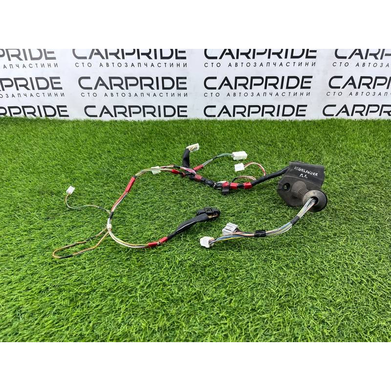 Проводка дверная (электрика) Toyota Highlander XU20 8215248090