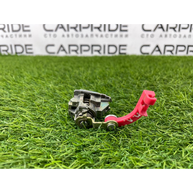 Личинка замка двери (кузов и элементы) Toyota Highlander XU20 6905248040