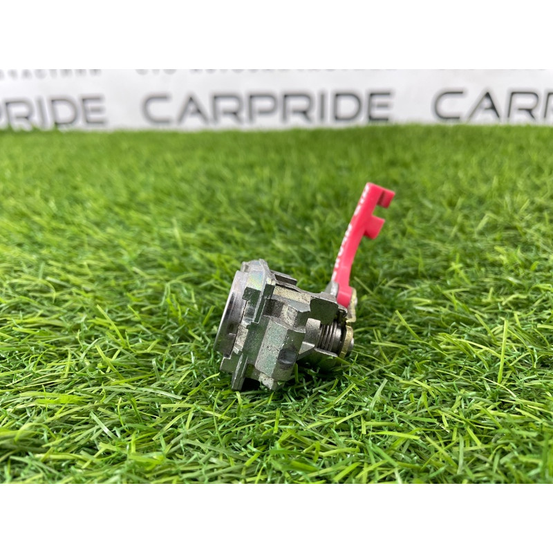 Личинка замка двери (кузов и элементы) Toyota Highlander XU20 6905248040