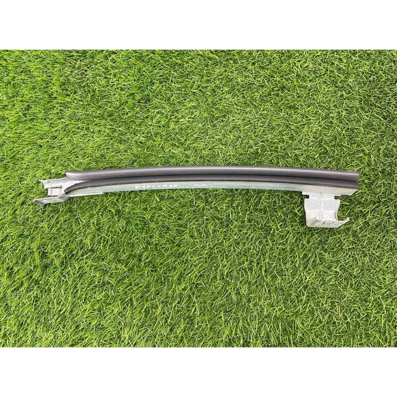 Направляющая стекла двери (кузов и элементы) FORD Explorer MK5 BB5Z7821572B