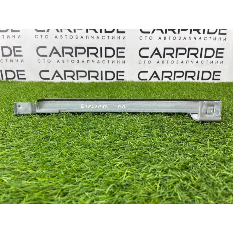 Направляющая стекла двери (кузов и элементы) FORD Explorer MK5 BB5Z7821572B