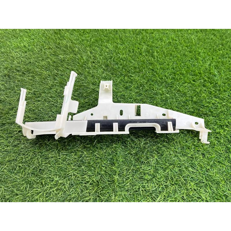 Направляющая стекла двери (кузов и элементы) FORD Explorer MK5 BB5Z7843350A