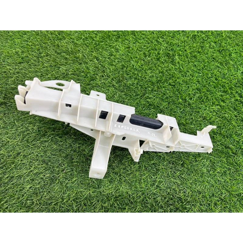 Направляющая стекла двери (кузов и элементы) FORD Explorer MK5 BB5Z7843350A