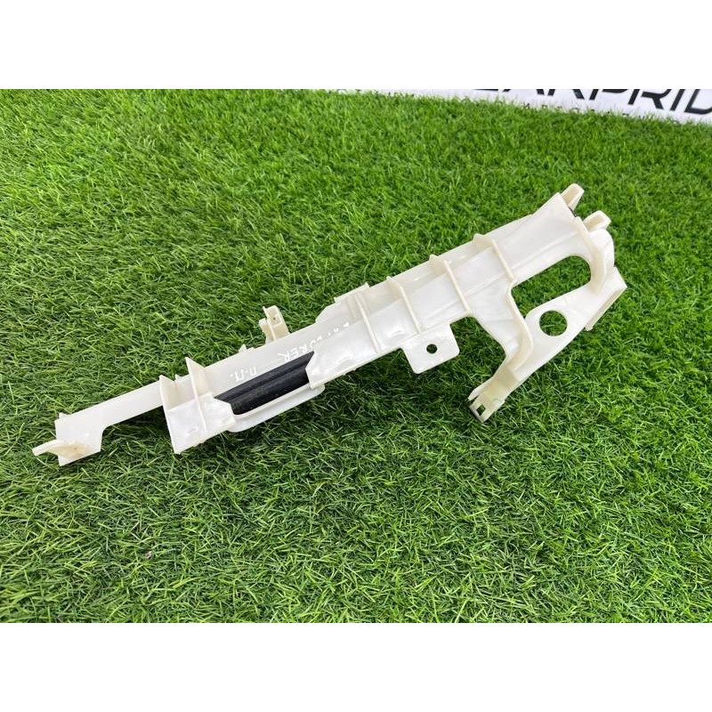 Направляющая стекла двери (кузов и элементы) FORD Explorer MK5 BB5Z7843350A