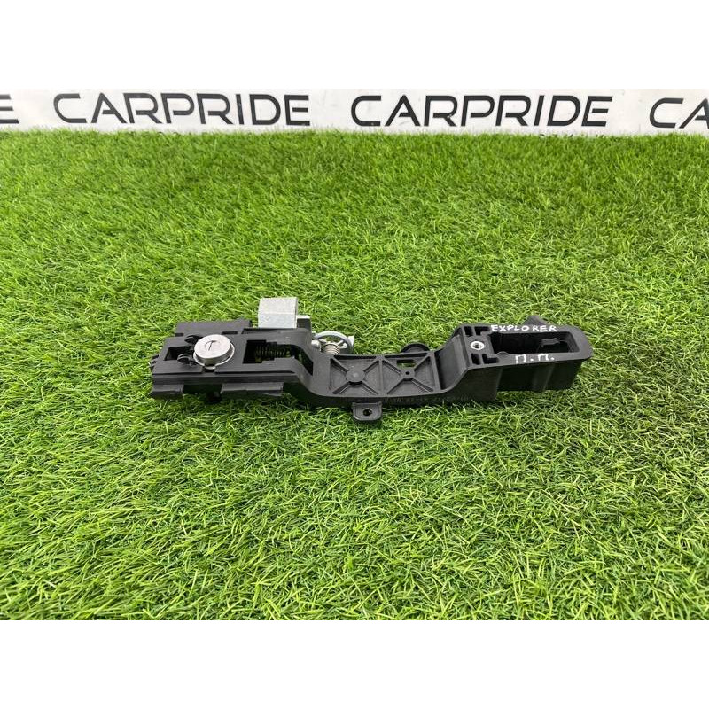 Кронштейн ручки двери (кузов и элементы) FORD Explorer MK5 DB5Z7826684D