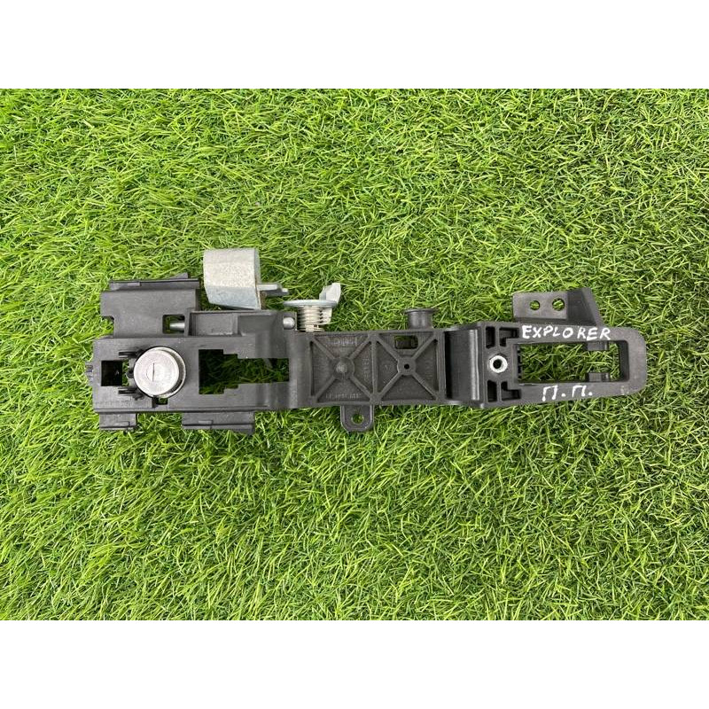 Кронштейн ручки двери (кузов и элементы) FORD Explorer MK5 DB5Z7826684D