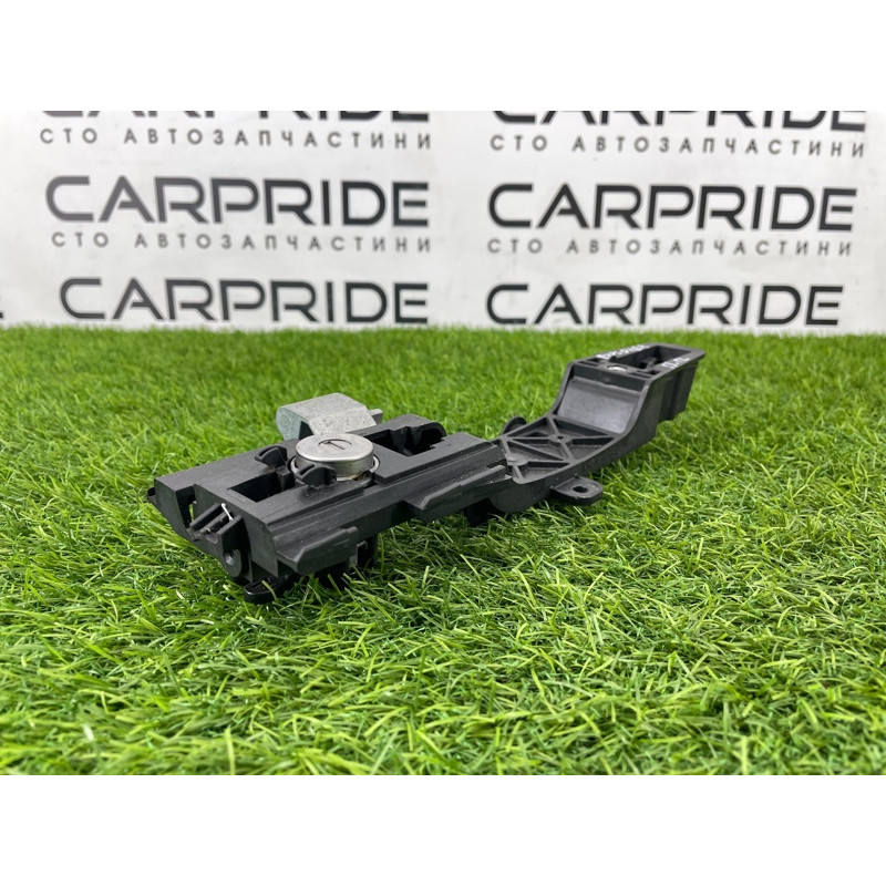 Кронштейн ручки двери (кузов и элементы) FORD Explorer MK5 DB5Z7826684D