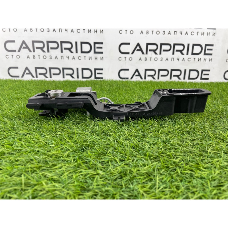 Кронштейн ручки двери (кузов и элементы) FORD Explorer MK5 DB5Z7826684D