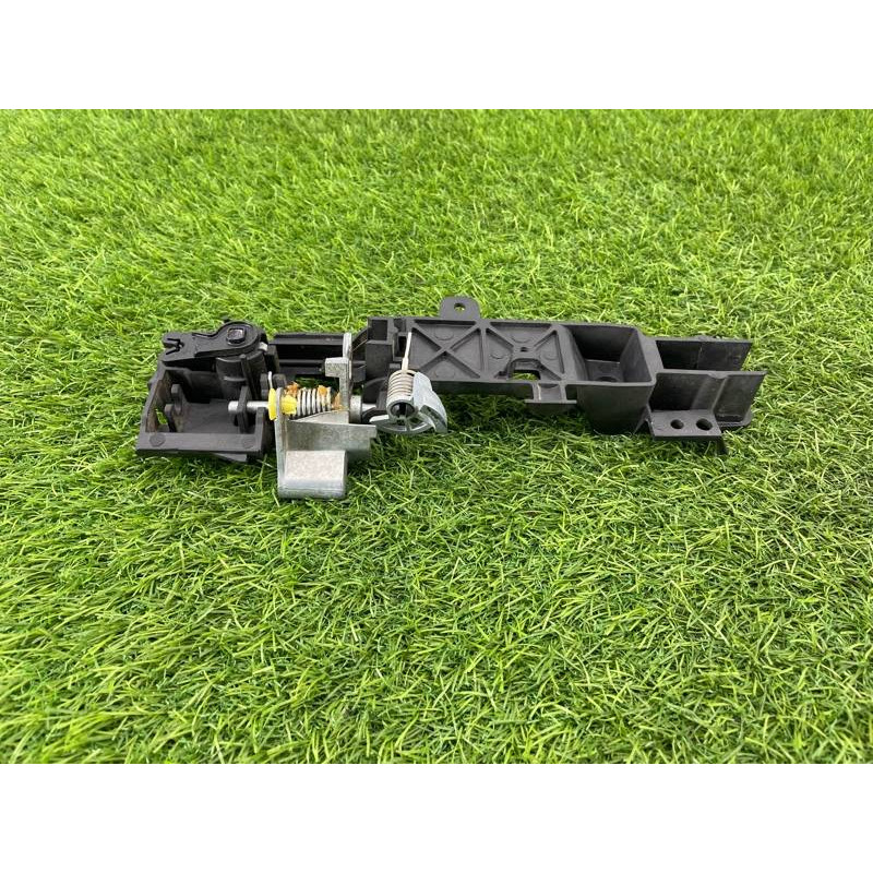 Кронштейн ручки двери (кузов и элементы) FORD Explorer MK5 DB5Z7826684D