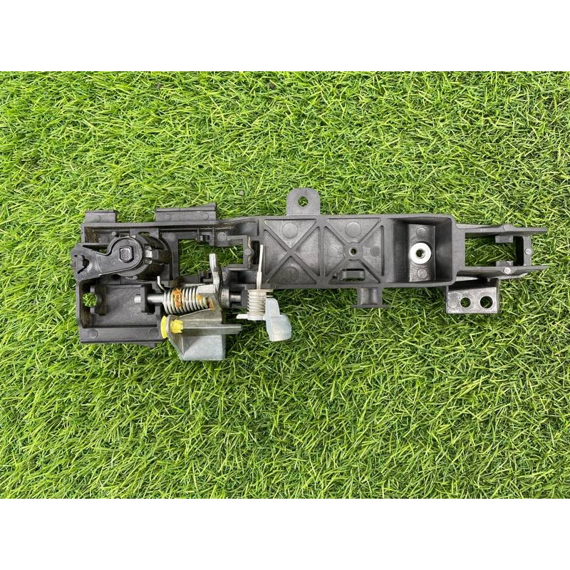 Кронштейн ручки двери (кузов и элементы) FORD Explorer MK5 DB5Z7826684D