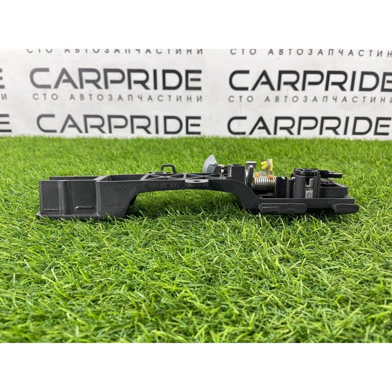 Кронштейн ручки двери (кузов и элементы) FORD Explorer MK5 DB5Z7826684D