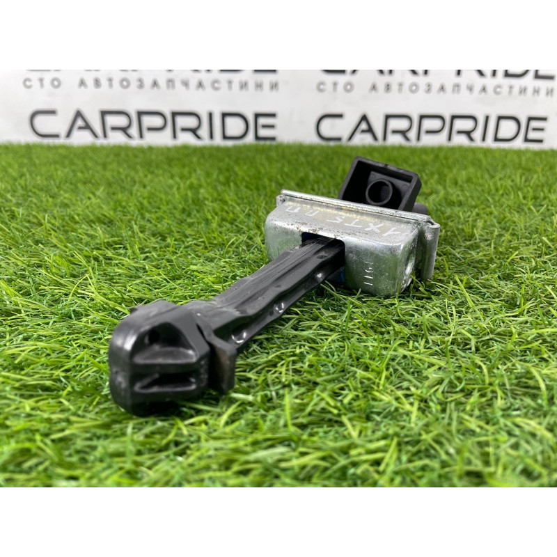 Ограничитель двери (кузов и элементы) Cadillac Xt5 1 2016 3.6 23352644