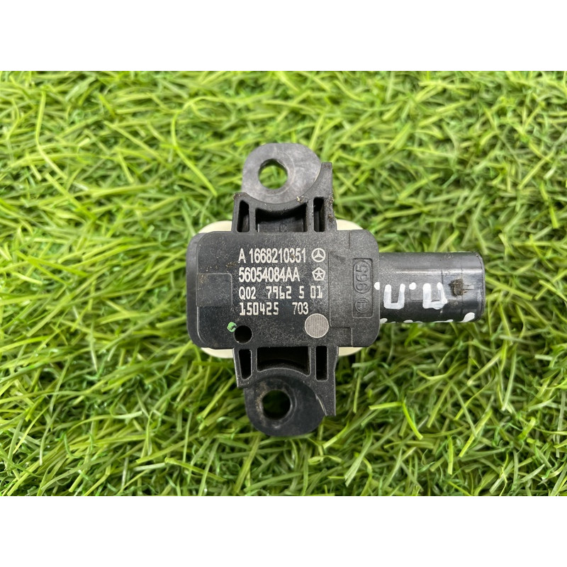 Датчик удара (электрика / датчики) Dodge Durango WD 2015 5.7 HEMi 56054084AA