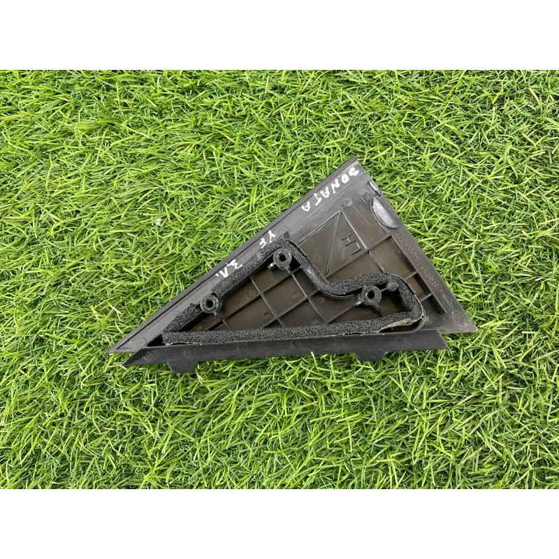 Молдинг двери (уголок) внешний (наружные элементы кузова) Hyundai Sonata YF 838303S000