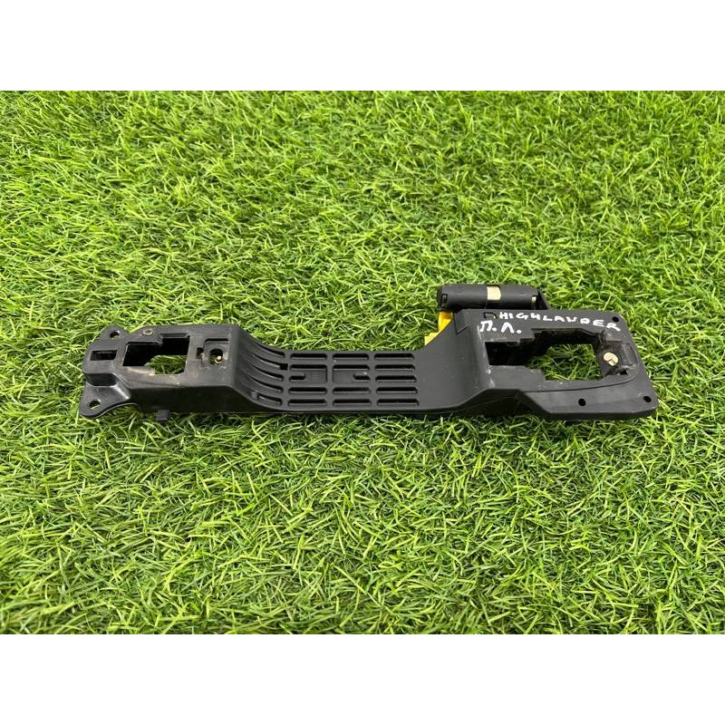 Кронштейн ручки двери (кузов и элементы) Toyota Highlander XU20 6920242010