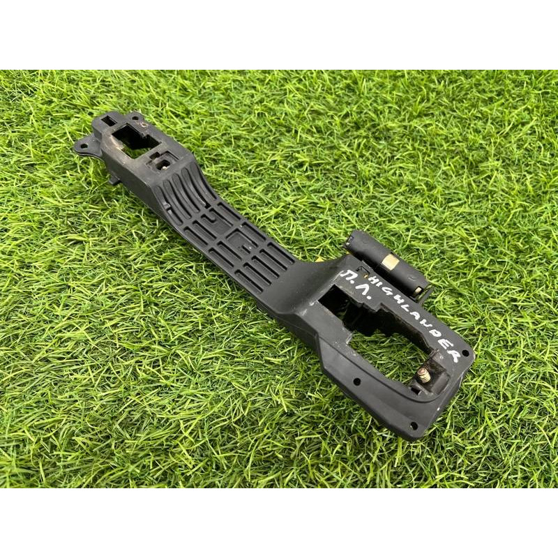 Кронштейн ручки двери (кузов и элементы) Toyota Highlander XU20 6920242010