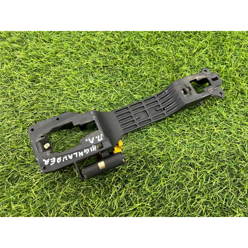 Кронштейн ручки двери (кузов и элементы) Toyota Highlander XU20 6920242010